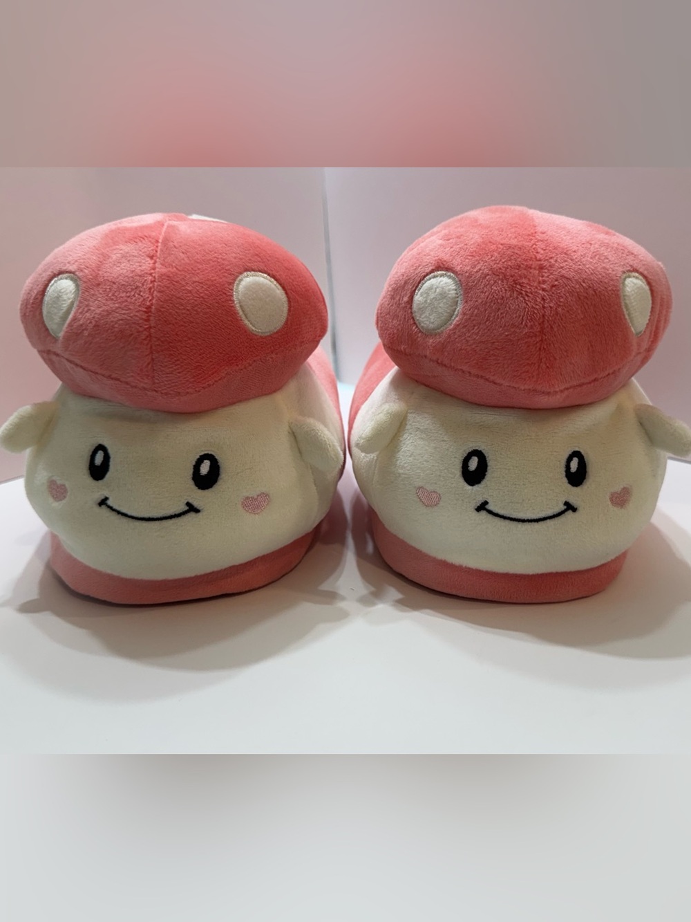 Rainbow Daze Mushroom Plush Slippers Pink NWOT Size 5-6